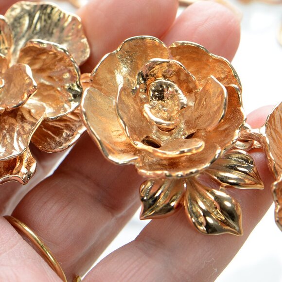 Oscar de la Renta Rose-gold Blooming Bold Flower Collar Necklace - Picture 8 of 11